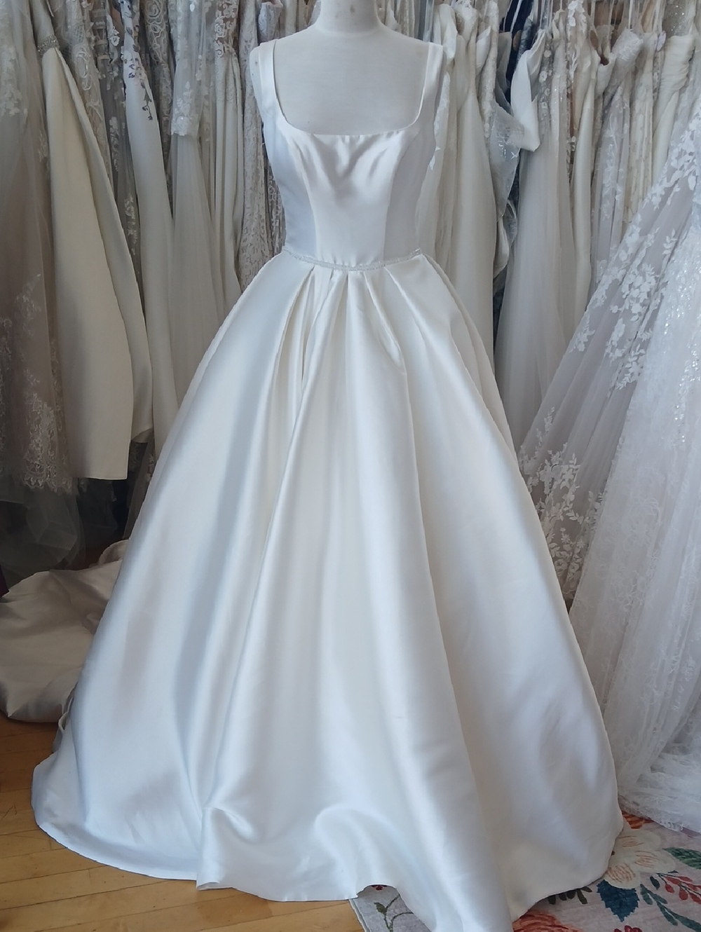 Elegant Satin Ball Gown Wedding Dress in Ivory